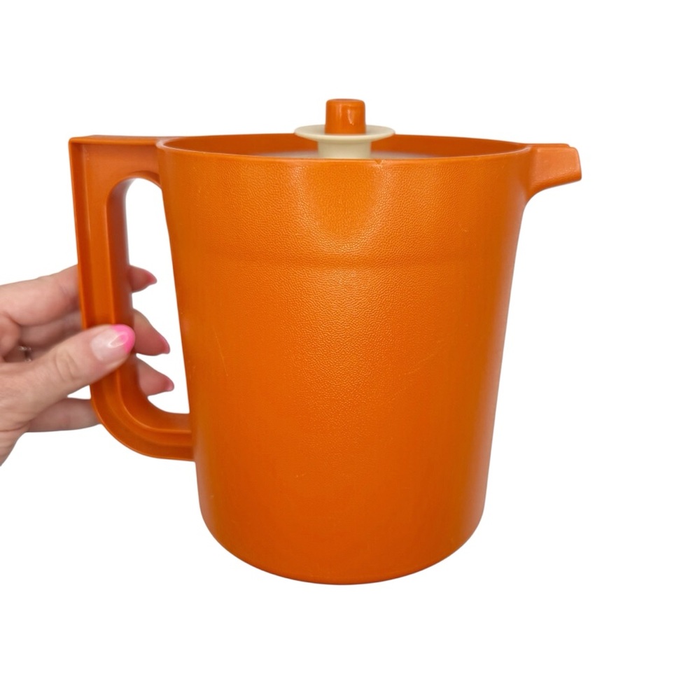 Vintage Tupperware 1.5‎ Quart Pitcher